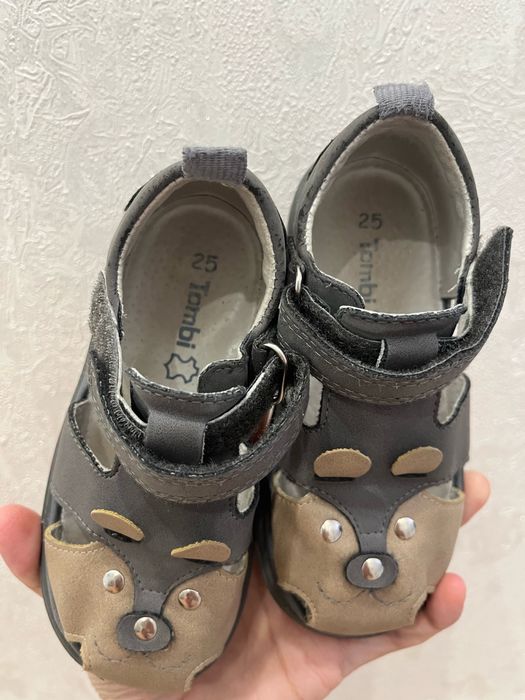 Сандалии 25 р / кроксы 25