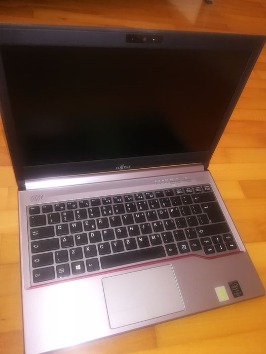 Laptop fujitsu lifebook E 734 stare foarte bună