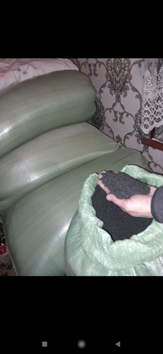 Пиёз уруґи сотилади.Орландо сорти Янги уруґ тозаланган.