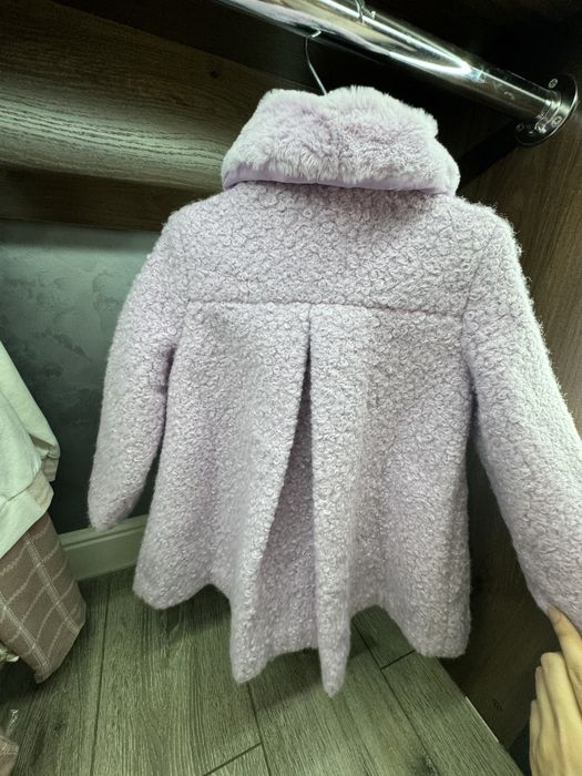 пальто для девочек от Mayoral в идельном состоянии.