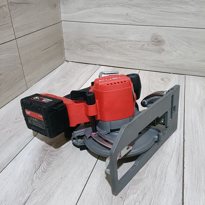 Circular pentru lemn Milwaukee M18 CCS 55
