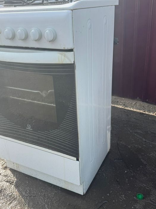 Продам газ плиту