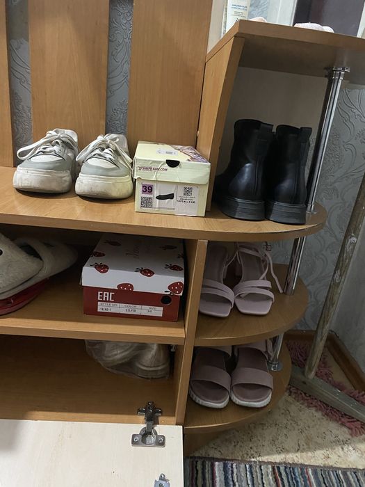 Продам прихожая 12000тыс