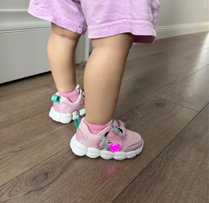 Кроссовки детские