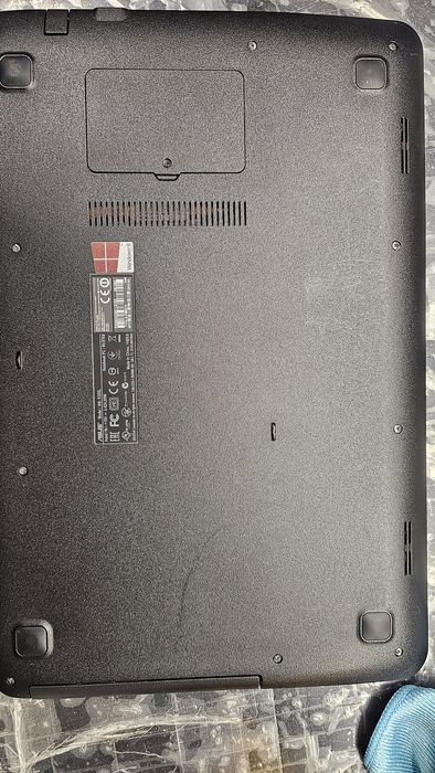 Лаптоп Asus K555L