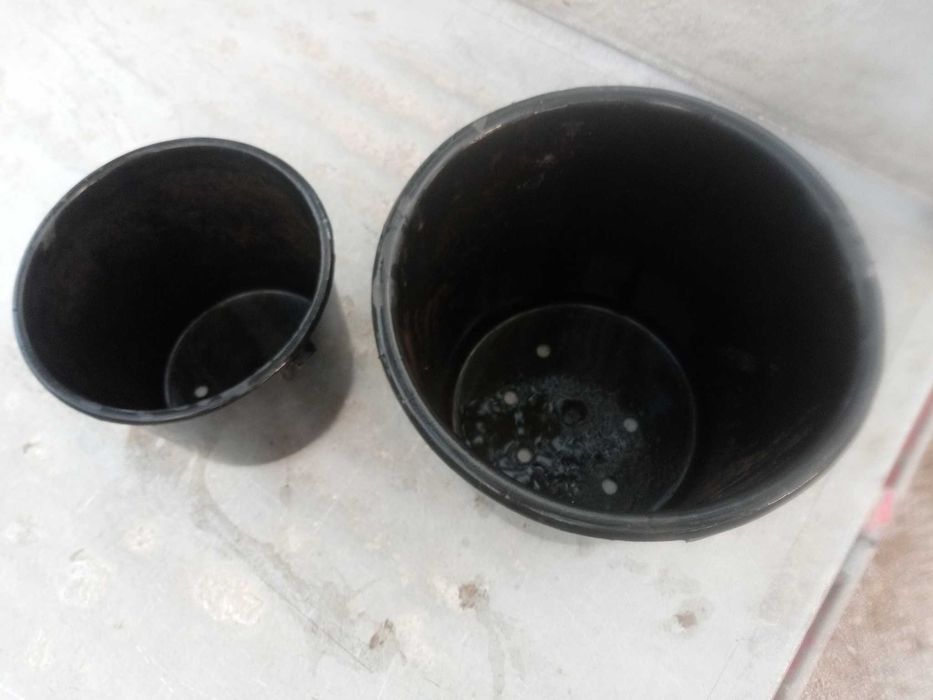 пластмасови саксии работни контейнери