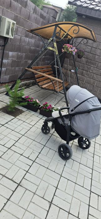 Продам отличную коляску.