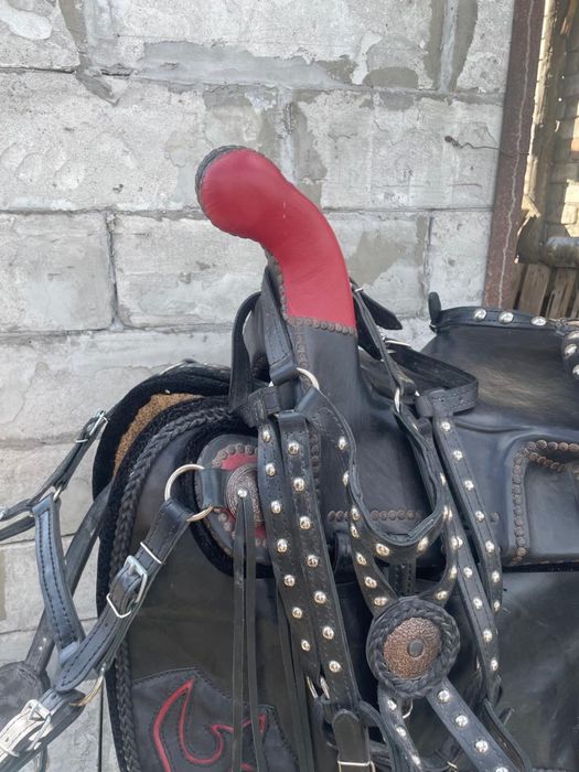 Продам седло для лошади ертоқым