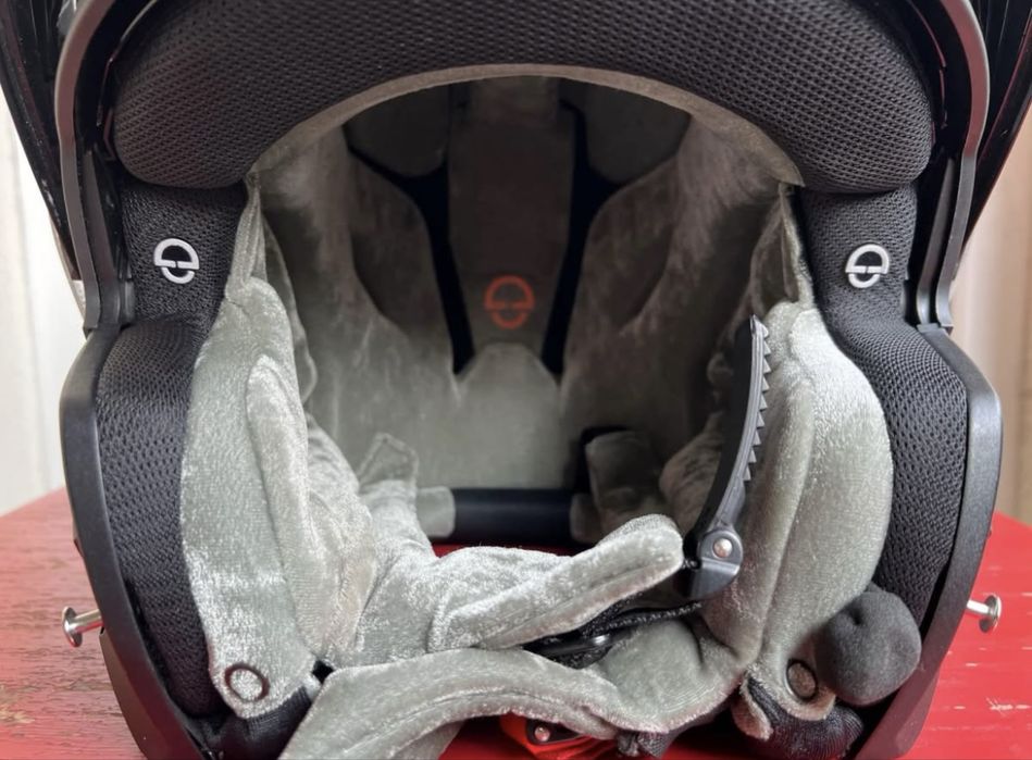 Schuberth C4 Pro+SC1 Каска за Мотор