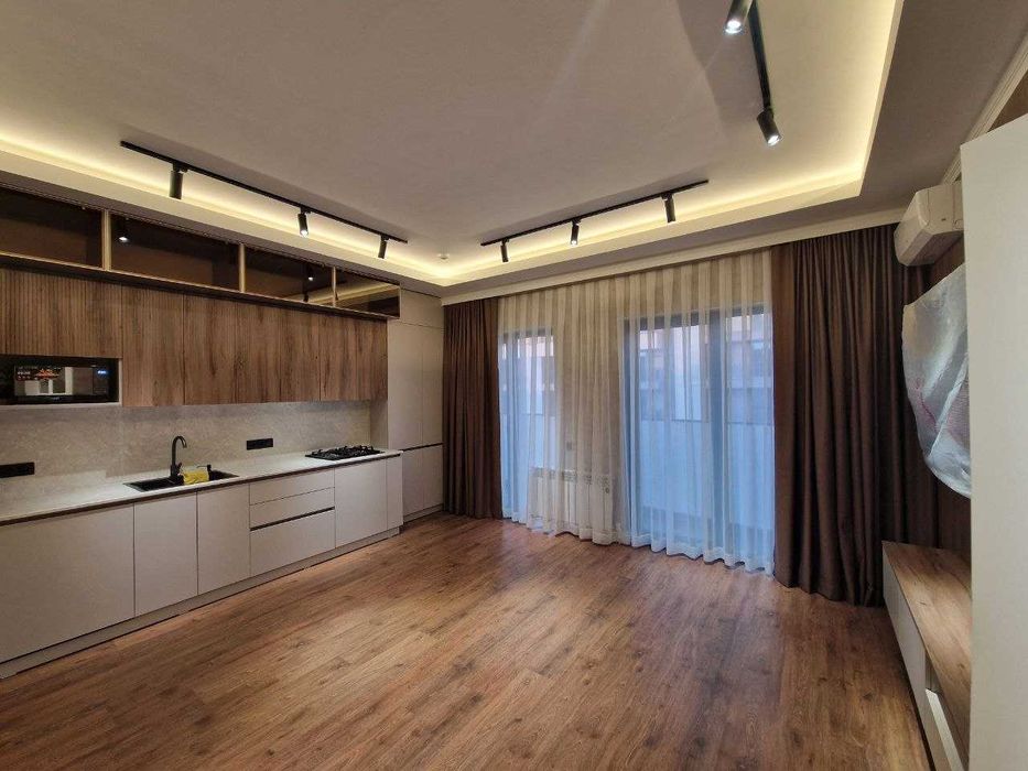 Стирка и навеска штор форма оплаты любая,имеется терминал.