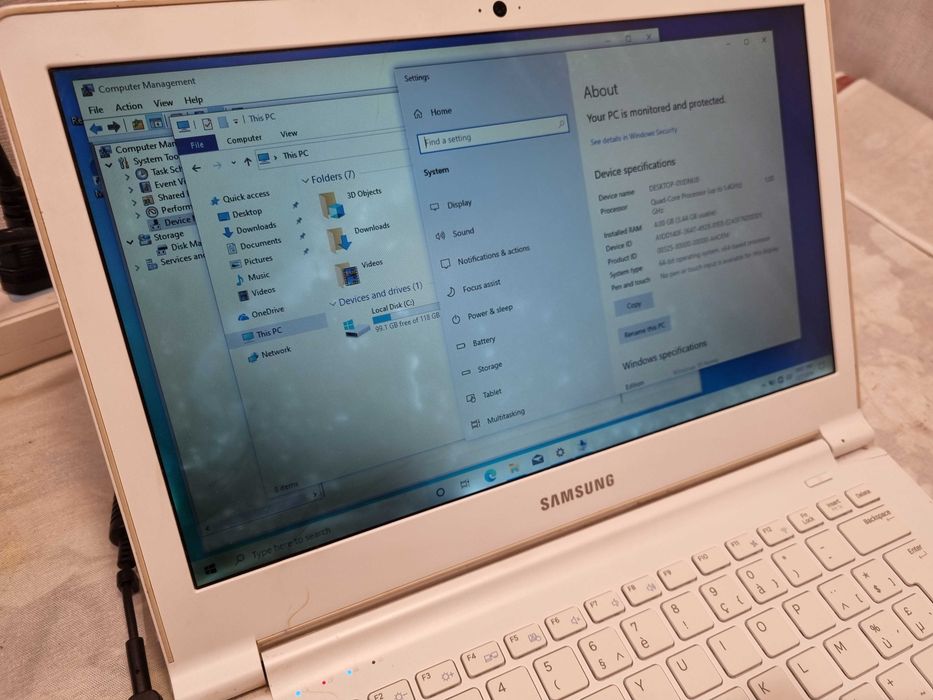 Samsung NP905S3G display pete