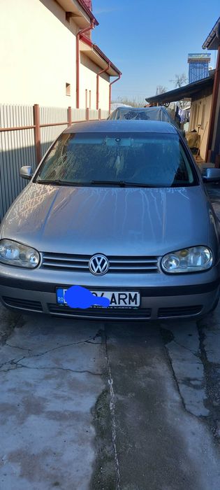 Vand golf 4 1.6 benzina