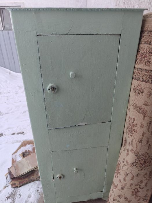 Продам сейф советский