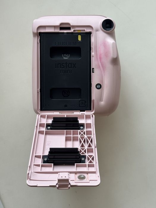 продам instax mini 11