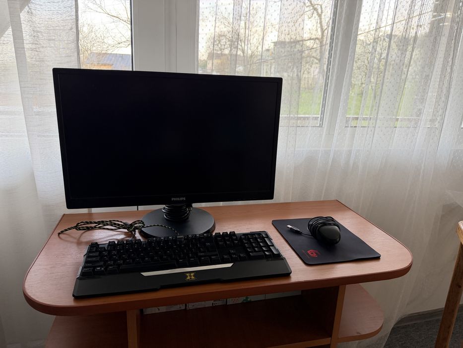 Vand monitor philips cu tastatura X by Serioux Keriam, Gaming, Iluminata