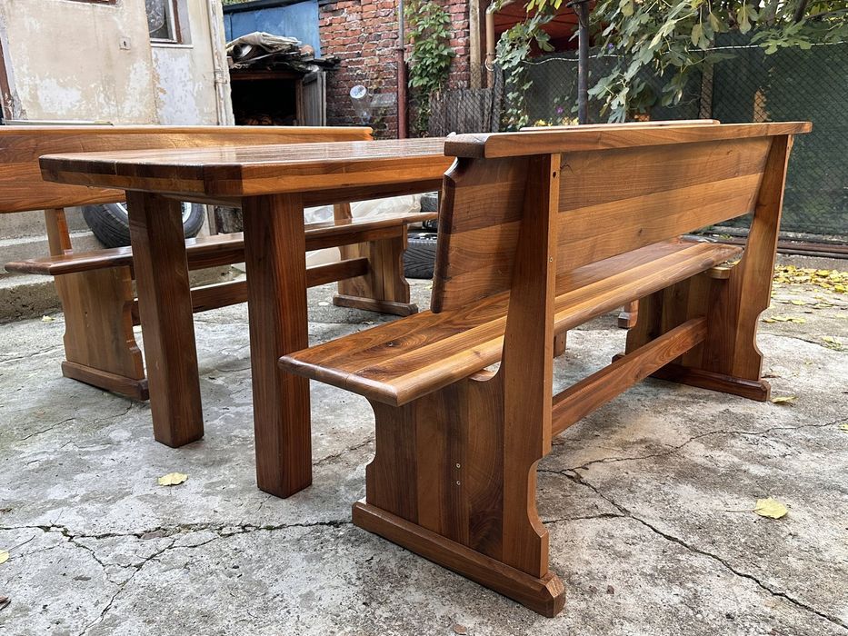 Комплект маса и пейки от орех