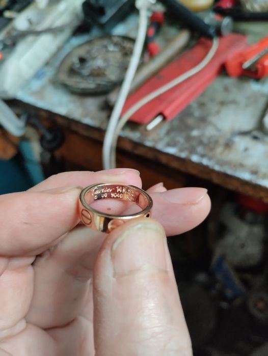 Продам кольцо золотое