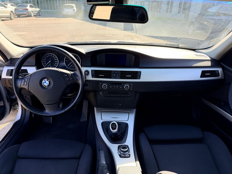 BMW 3 Series 2011 — imagine 5
