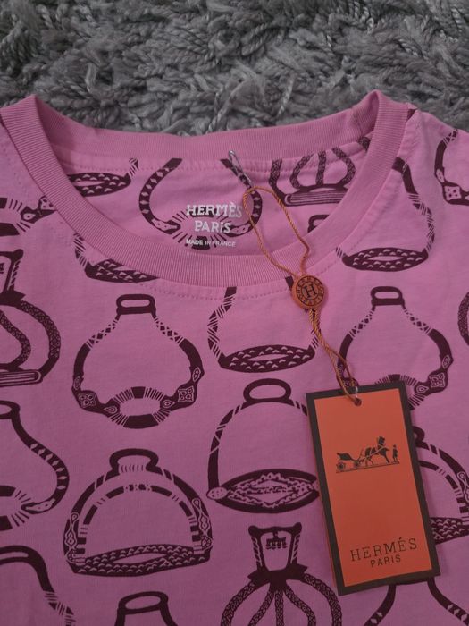 Уникалната чисто нова Маркова тениска С размер