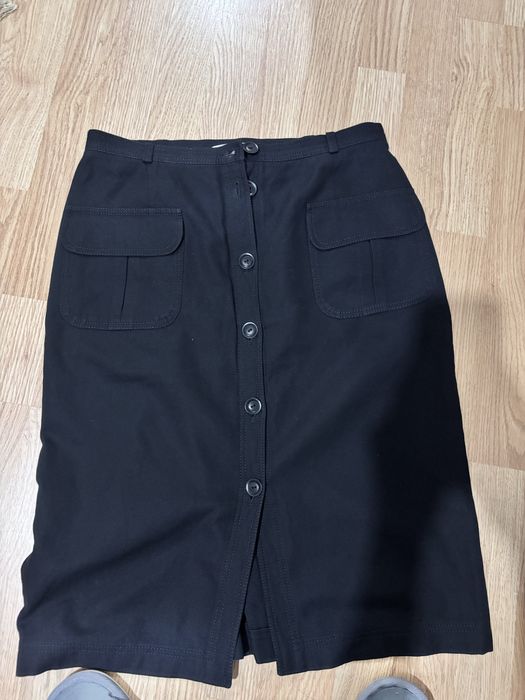 Продаю черную юбку(париж)