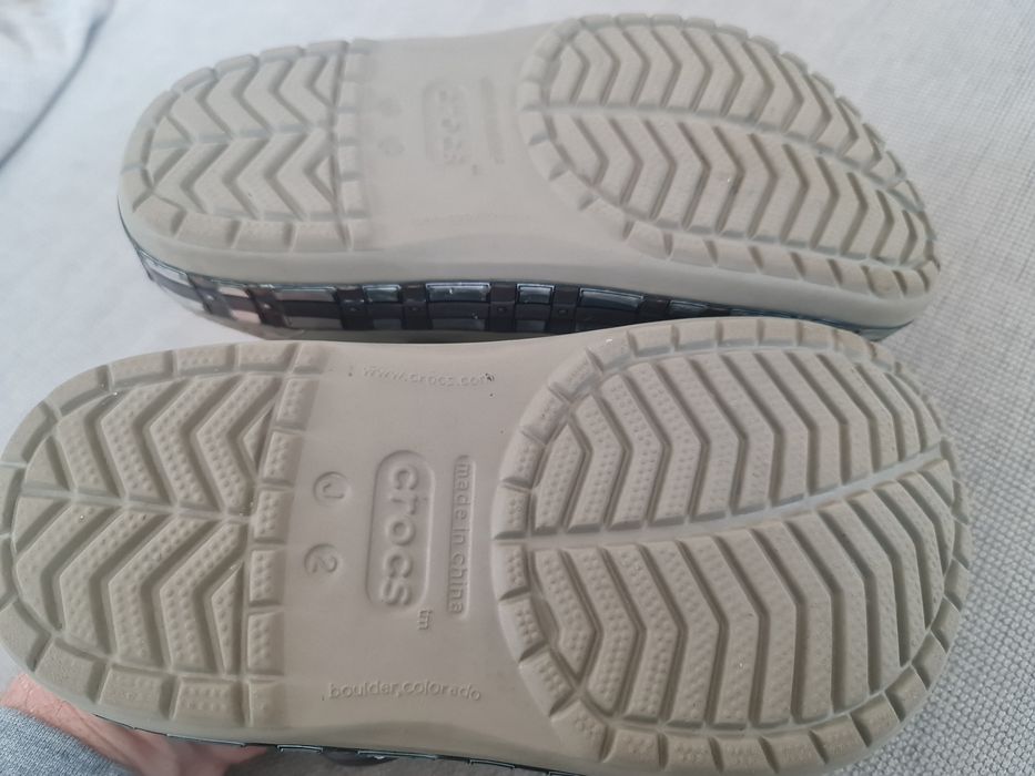 Vând papuci crocs originali pentru copii