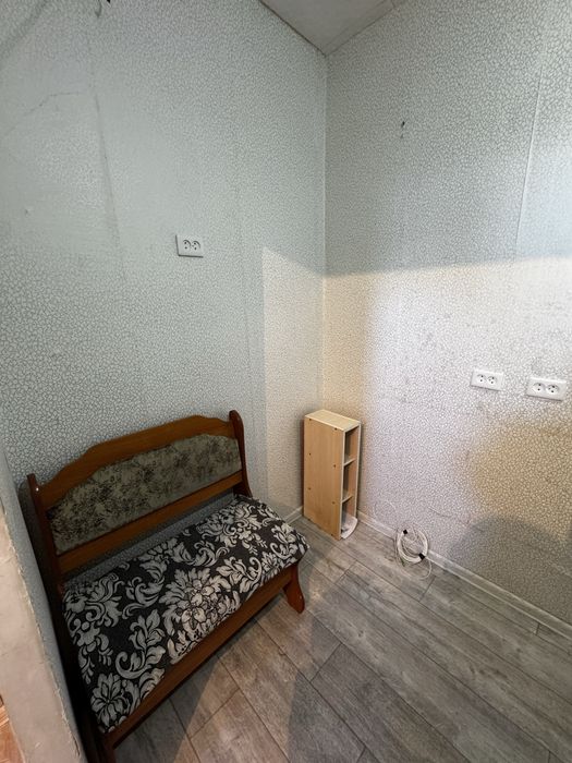 Сдам 1 комнатную в общежитии