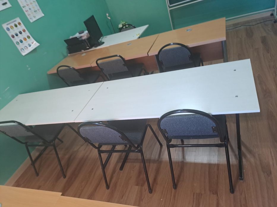 Парты столы в хорошем состоянии