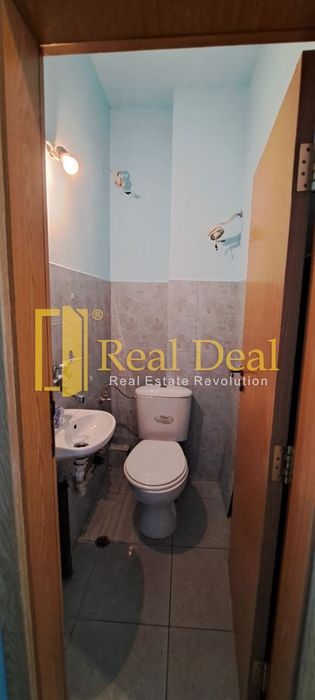 Магазин в София Център площ 50 цена 750