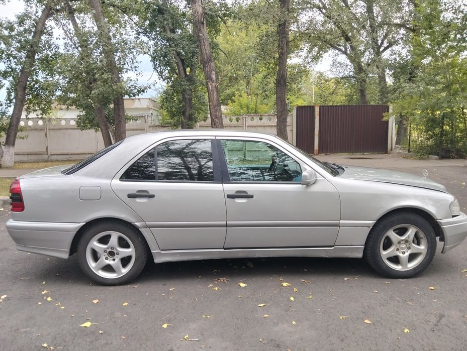 Продам Мерседес Бенц С180