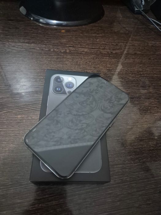 Продам Айфон 13 про