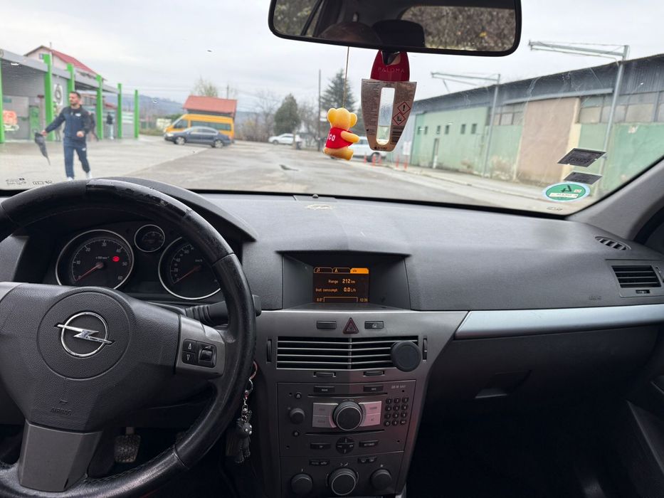Vând opel Astra H 1.9