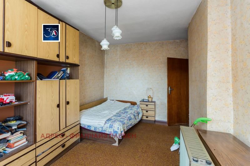 Продава се Тристаен апартамент в Плевен, 9-ти квартал - 105 кв.м за 1239 €/кв.м - Снимка #6