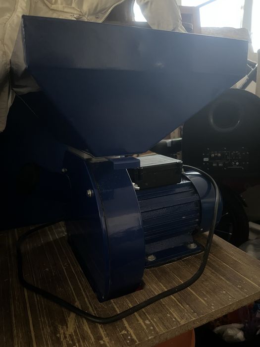 Зерно дробилка БИЗОН-2