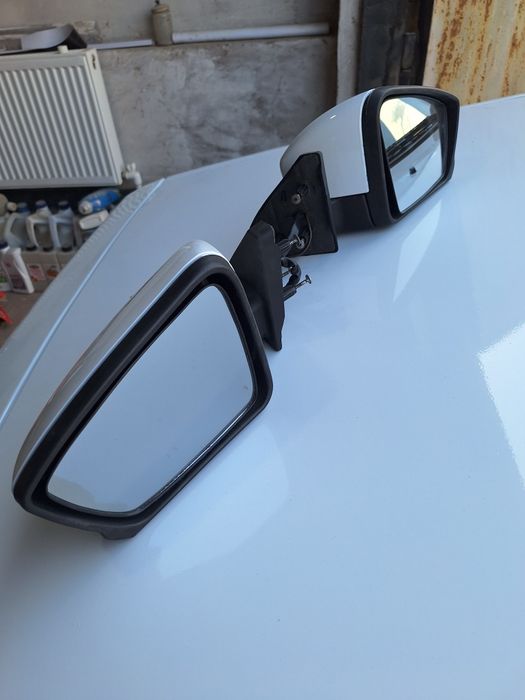 Продается боковые зеркала с электро приводом, обогревом и регл.джойс.