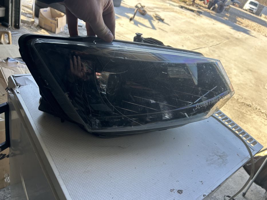 Десен фар за Skoda Fabia 14”+