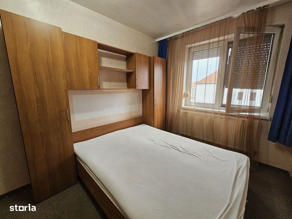 De închiriat apartament cu 2 camere, decomandat – Centrul orașului