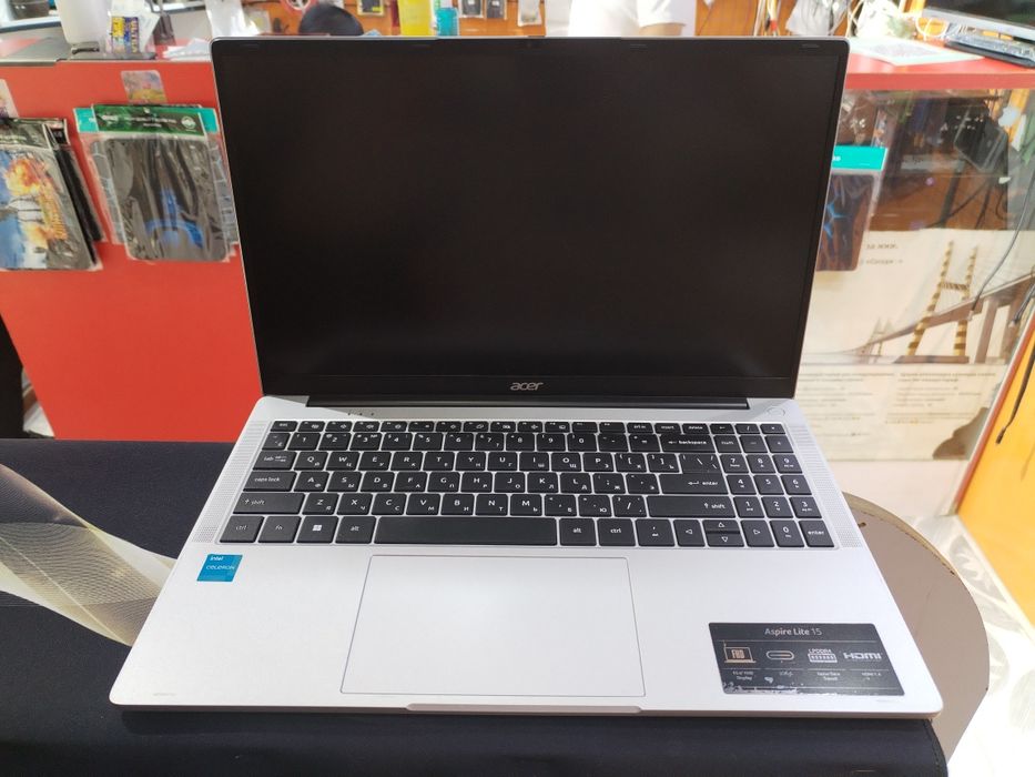 Noubook sotiladi Acer