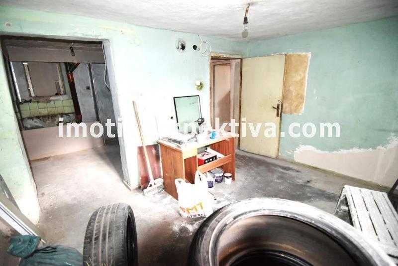 Продава се Тристаен апартамент в Пловдив, Христо Смирненски - 180 кв.м за 453 €/кв.м - Снимка #17