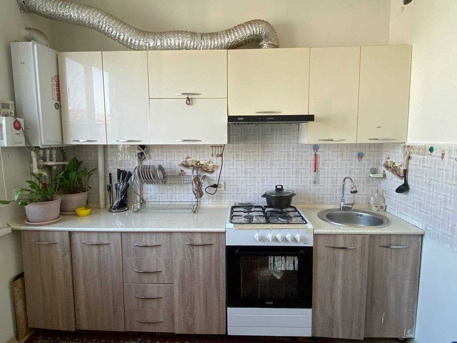 Srochno! Yangihayotda 2 xonali uy sotiladi. 60000$ kelishiladi.