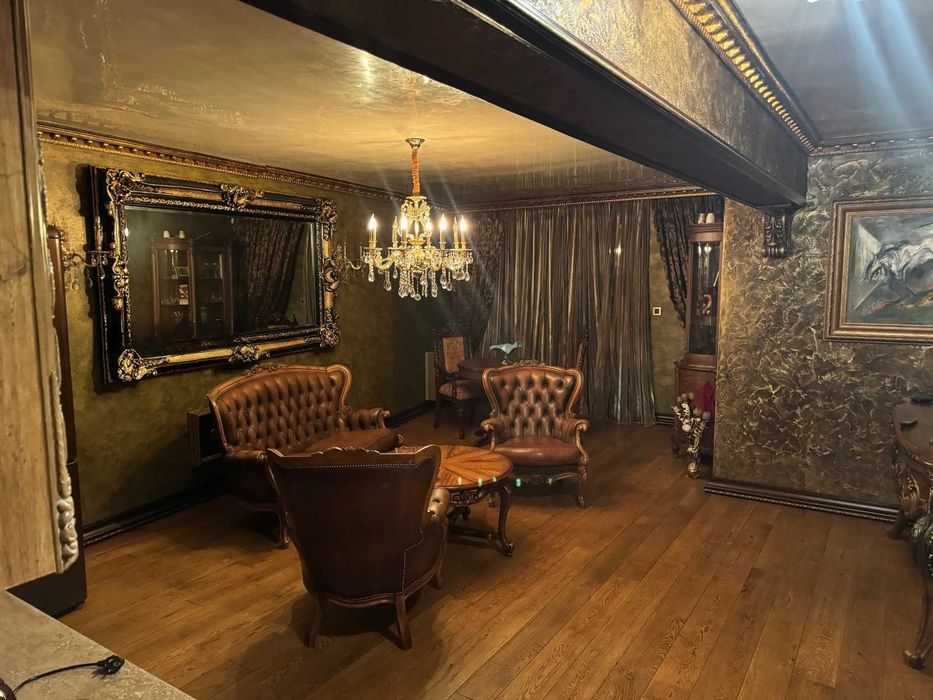 Продава се Двустаен апартамент в Пловдив, Кършияка - 93 кв.м за 2548 €/кв.м - Снимка #1