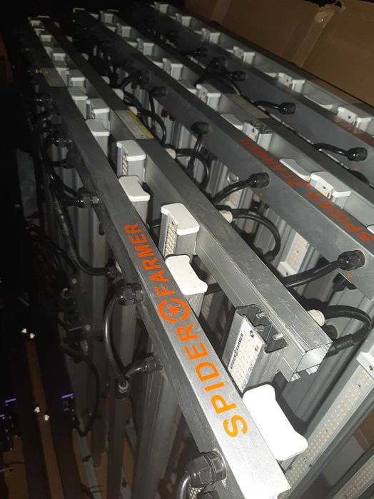 Spider Farmer SE7000 720W 2 75umol/j