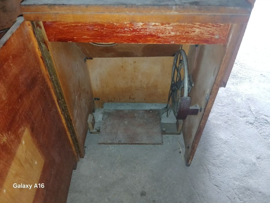 Продам швейная машинка