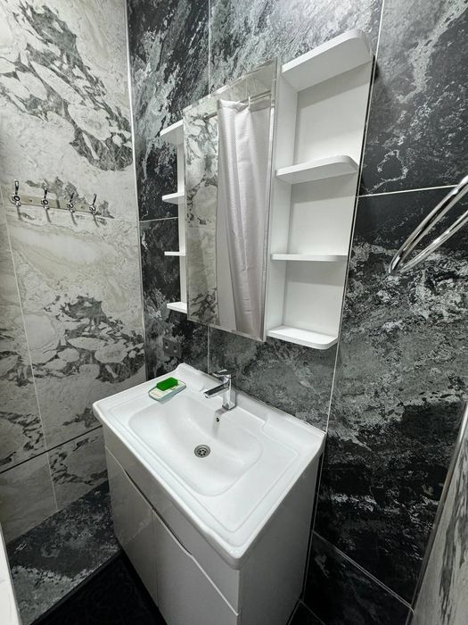 Сдается 2 ком/кв посуточно Сергели метро 3 станция