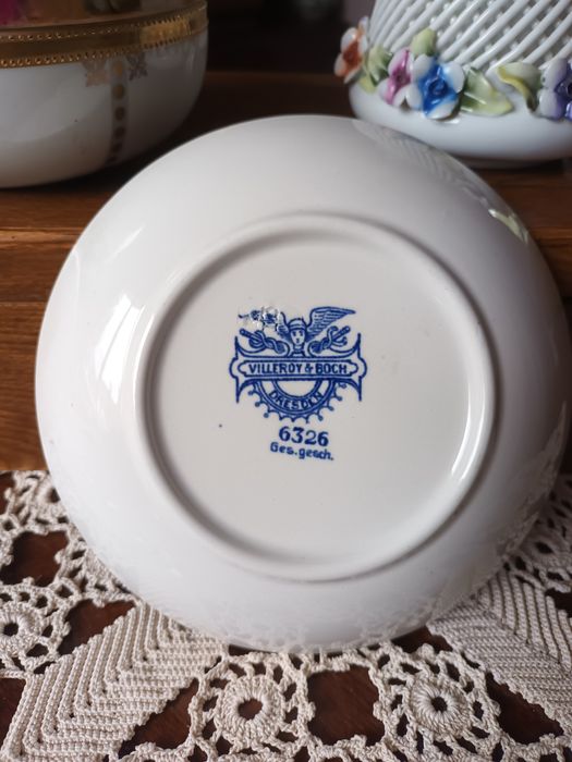 Farfurioară decorativă veche realizată de manufactură Villeroy & Boch