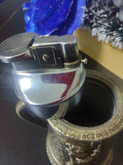 Brichetă și scrumiera de masa vintage