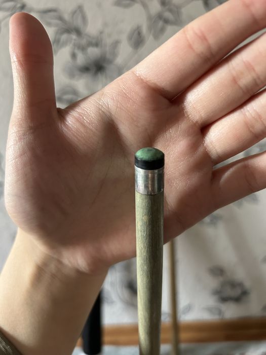 Срочно продаю бильярдный кий