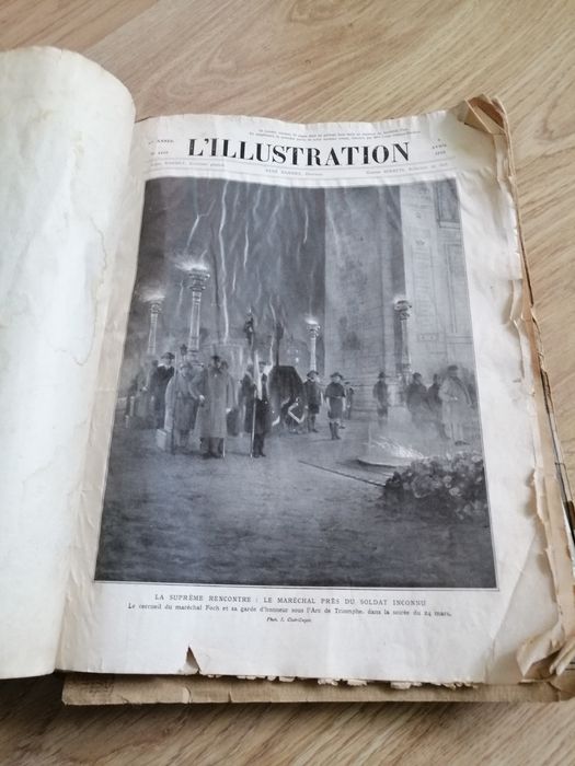 Carte veche  ilustrații militare