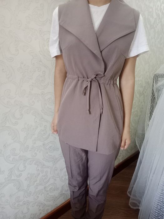 Продам костюм с брюками