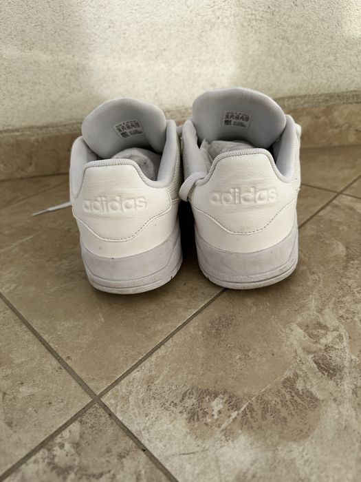 Бели кецове Adidas