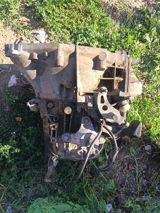 Vând cutie viteze 6 trepte pejo 307 motor 2L